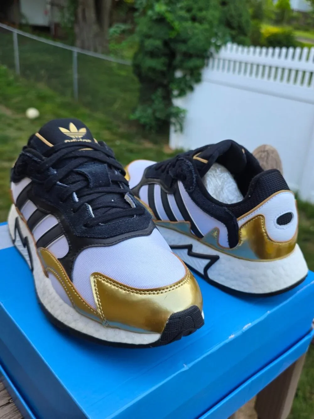 Adidas TRESC Run Boost Black Gold Metallic EG5661 Men's Size 10.5 EU 44 Rare
